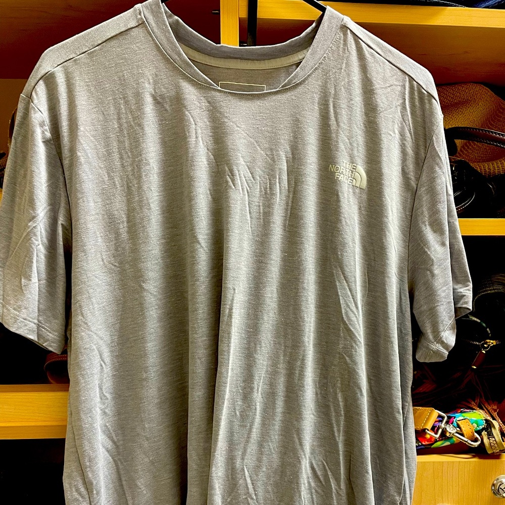 Mens Northface, Grey shirt
